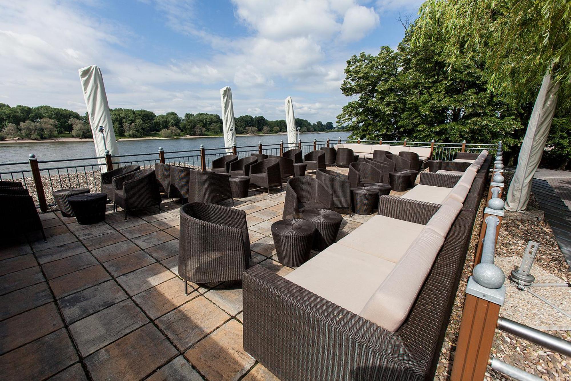 Schnellenburg Hotel Düsseldorf Buitenkant foto